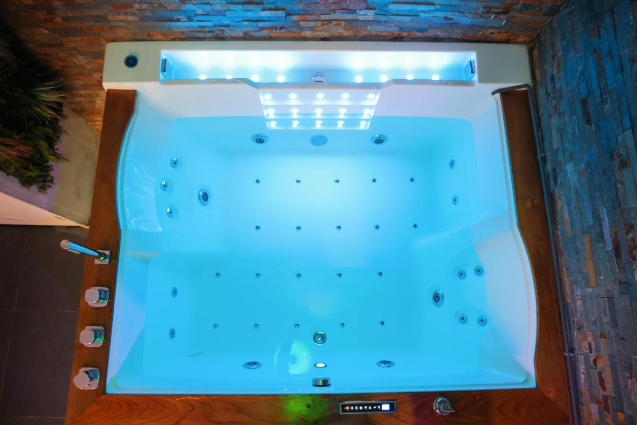 Les Bulles Medievales - Appartement Dedie Au Bien Etre Avec Spa - Netflix Et Wifi - Climatisation カルカソンヌ エクステリア 写真